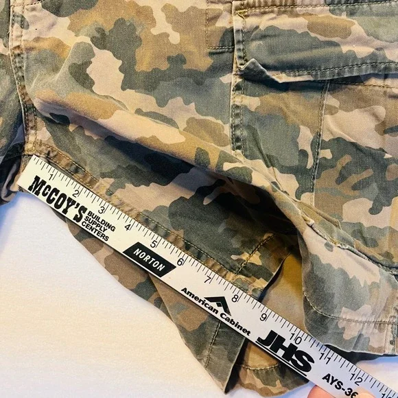 Levis Mens Camo Cargo Shorts Green Brown Woodland Camouflage Multi Pocket Sz. 40 - Picture 6 of 7